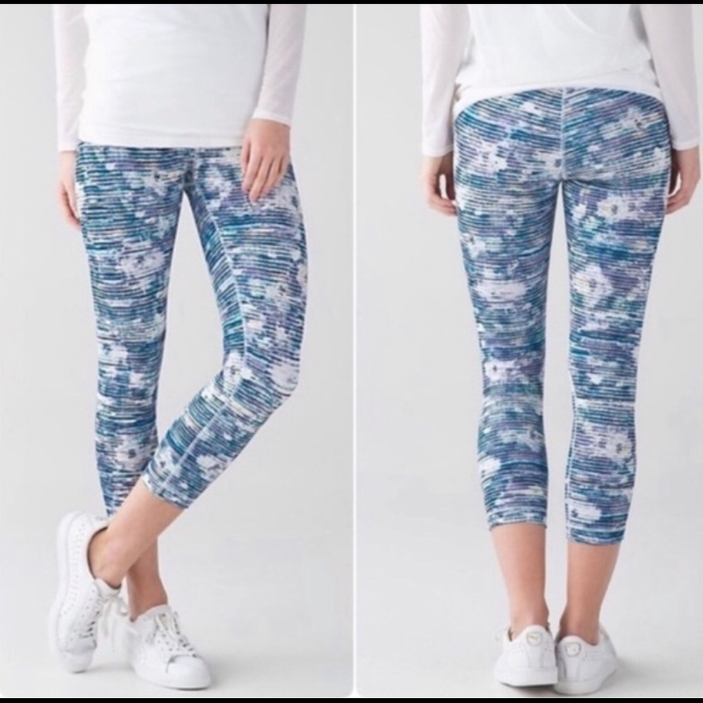 Lululemon Wunder Under Crop Leggings size 6